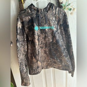 Woman’s Nomad camo jacket/hoodie. Size XL